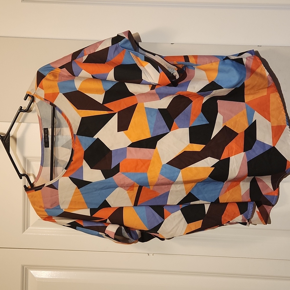 Flowy Geometric Top